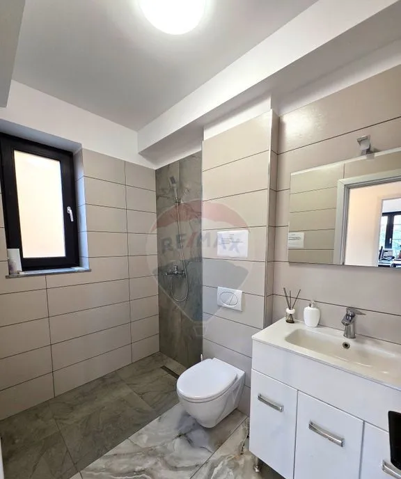 Casa / Vila 2024 de vanzare in zona Micro 14
