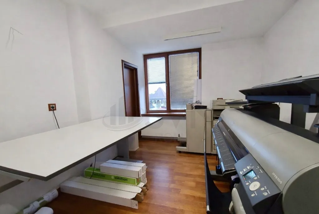 Triplex 6 camere I Spatiu de birouri I Terasa 75 mp I V