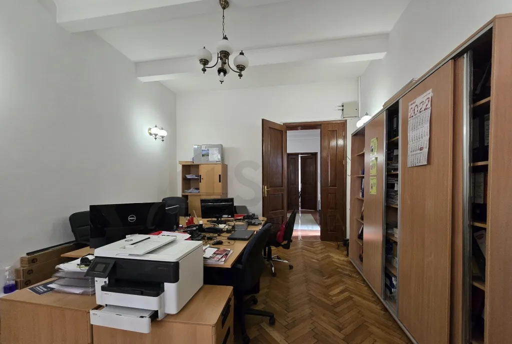 Spatiu comercial 5 camere birouri l Ultracentral