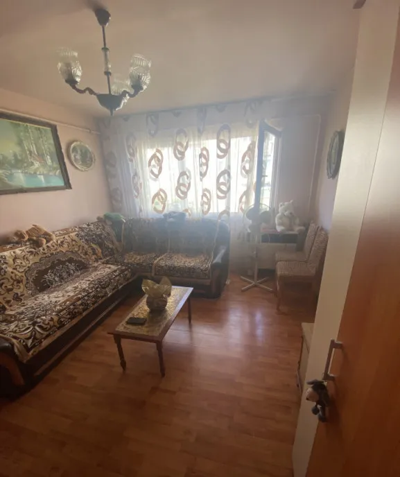 Proprietar vand apartament 2 camere etaj 2 Filiasi Dolj Sud Vest
