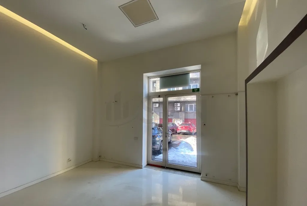 Spatiu comercial zona centrala 48 mp