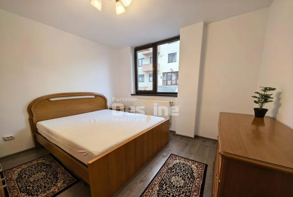 Apartament 3 camere 66 mp mobilat cu gradina si loc parcare