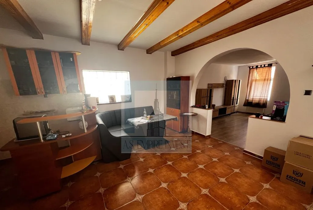 Casa /Villa 3 camere mobilata/utilata zona Centrul Civic