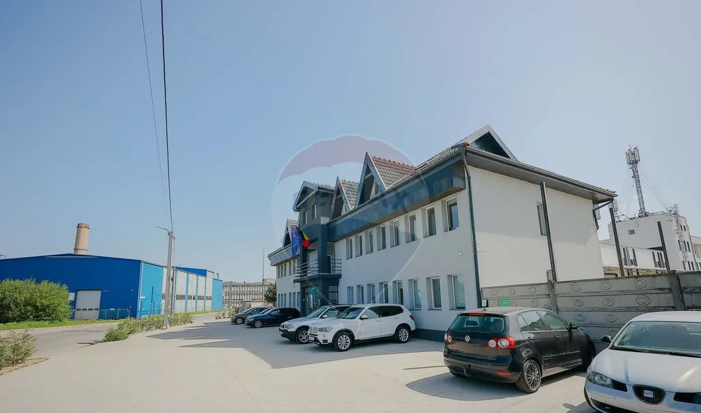 De vanzare Vila cu 8 camere in Sanmartin 290 mp util