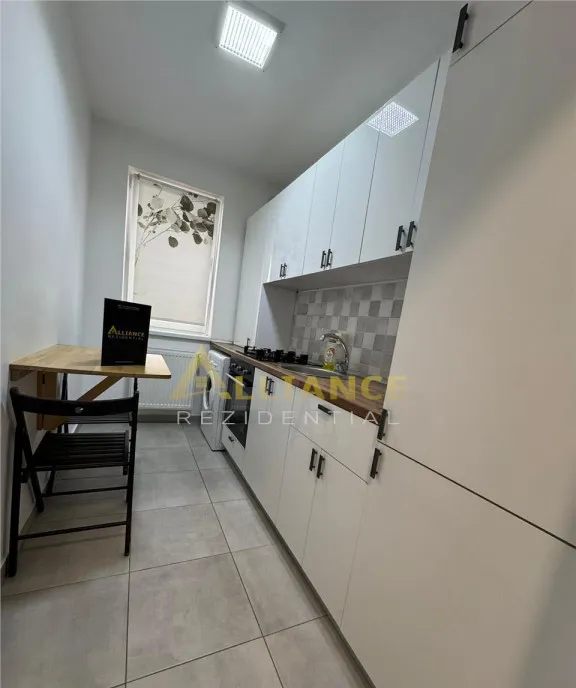 Garsoniera decomandata 1 minut metrou dimitrie leonida