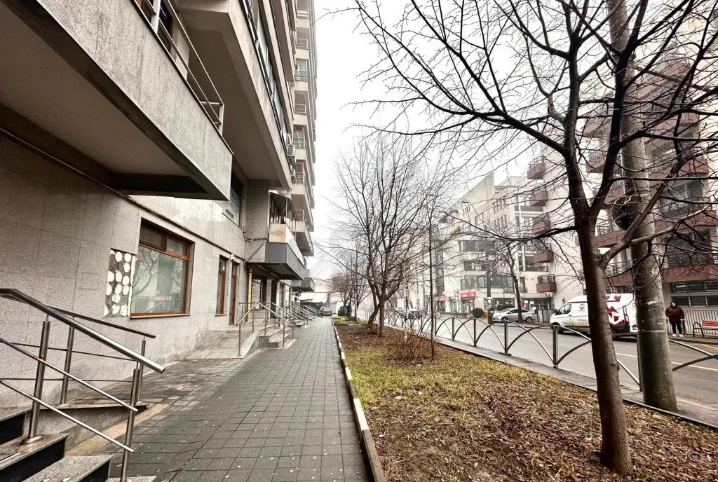 Spatiu comercial de inchiriat Bucurestii Noi l Jiului