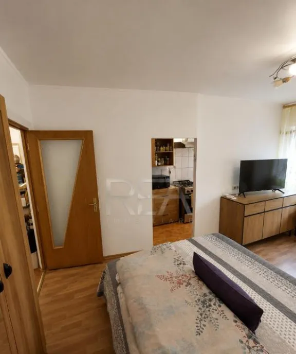 2 camere Vitan centrala parcare et 3 an 1986 52 mp