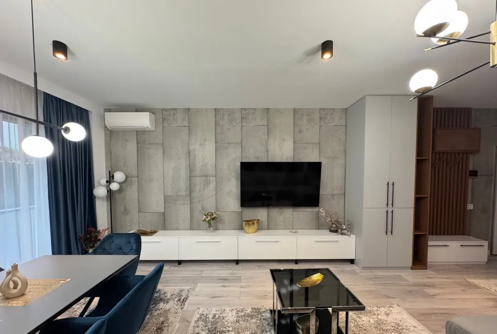 3 camere lux parter cu gradina complex ela Baneasa