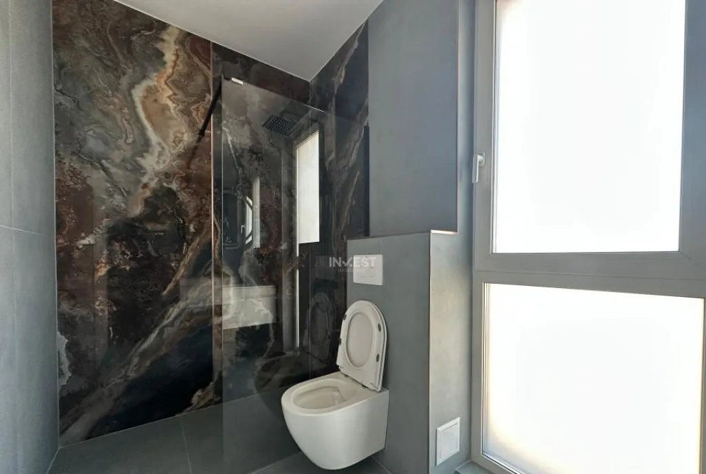 Mutare imediata 2 camere bloc nou lift mall moldova
