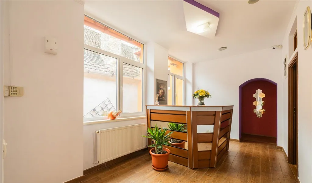 Casa pretabila rezidential comercial servicii Central F