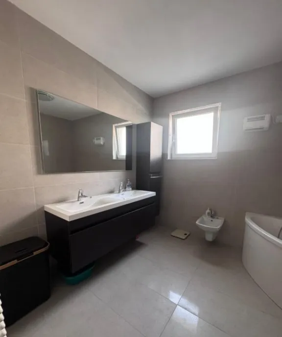 Casa cu 5 camere 450mp teren Satu Mare