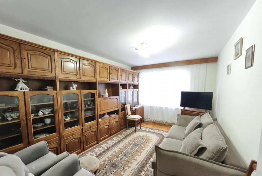 Apartament cu 2 camere 43 5mp semidecomandat zona Mara