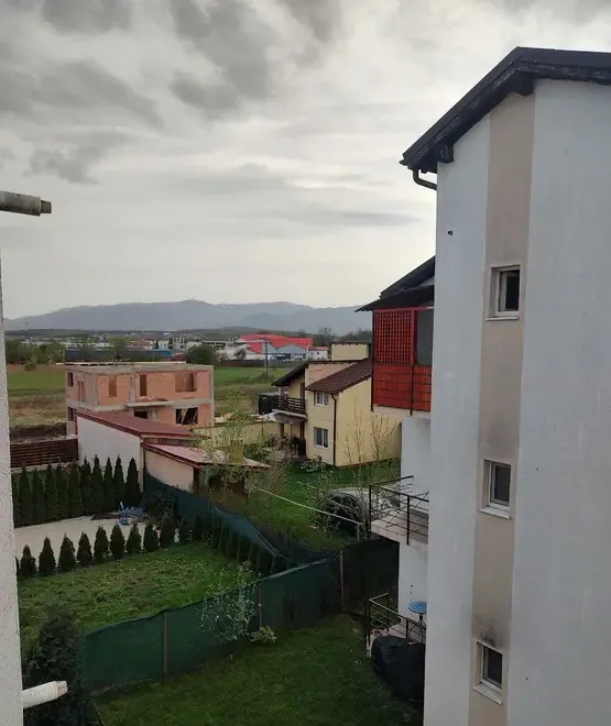 Proprietar vand apartament 2 camere decomandat Selimbar
