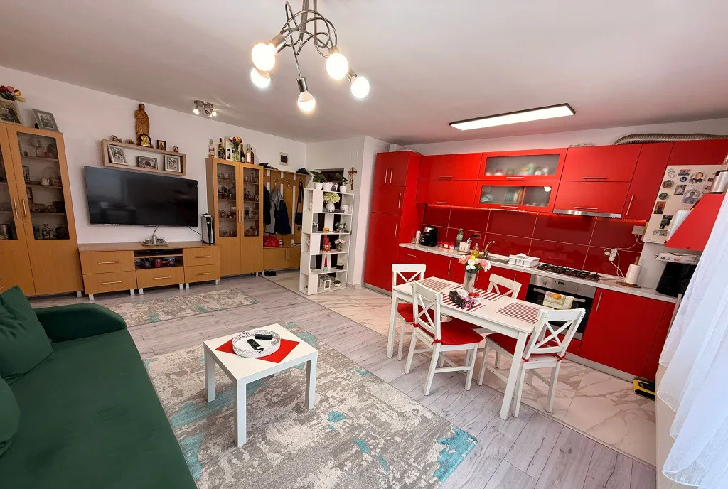 Apartament 2 camere semidecomandat zona Eroilor