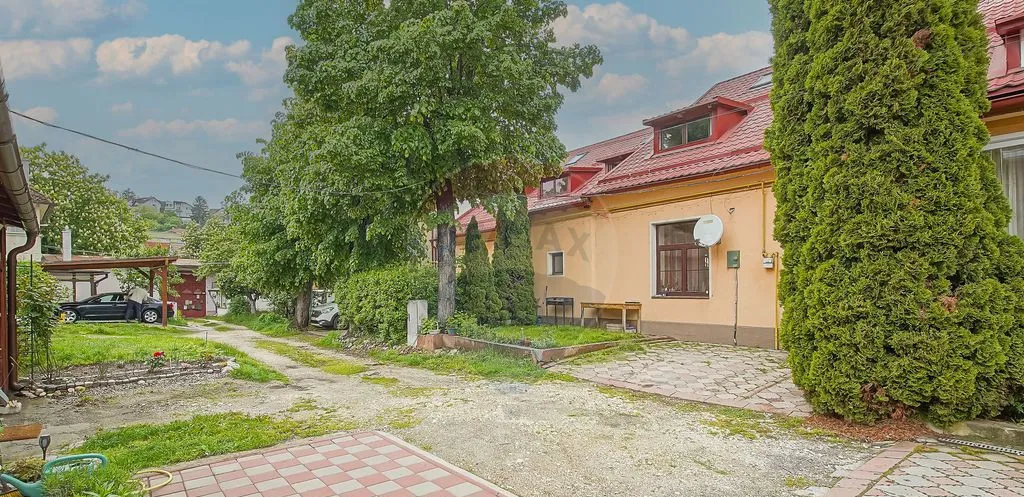 3 camere tip casa parcare proprie pod si magazie Str