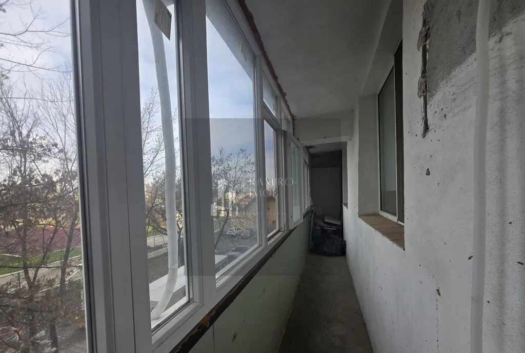 Garsoniera renovata metrou 1Decembrie Auchan Titan inchi