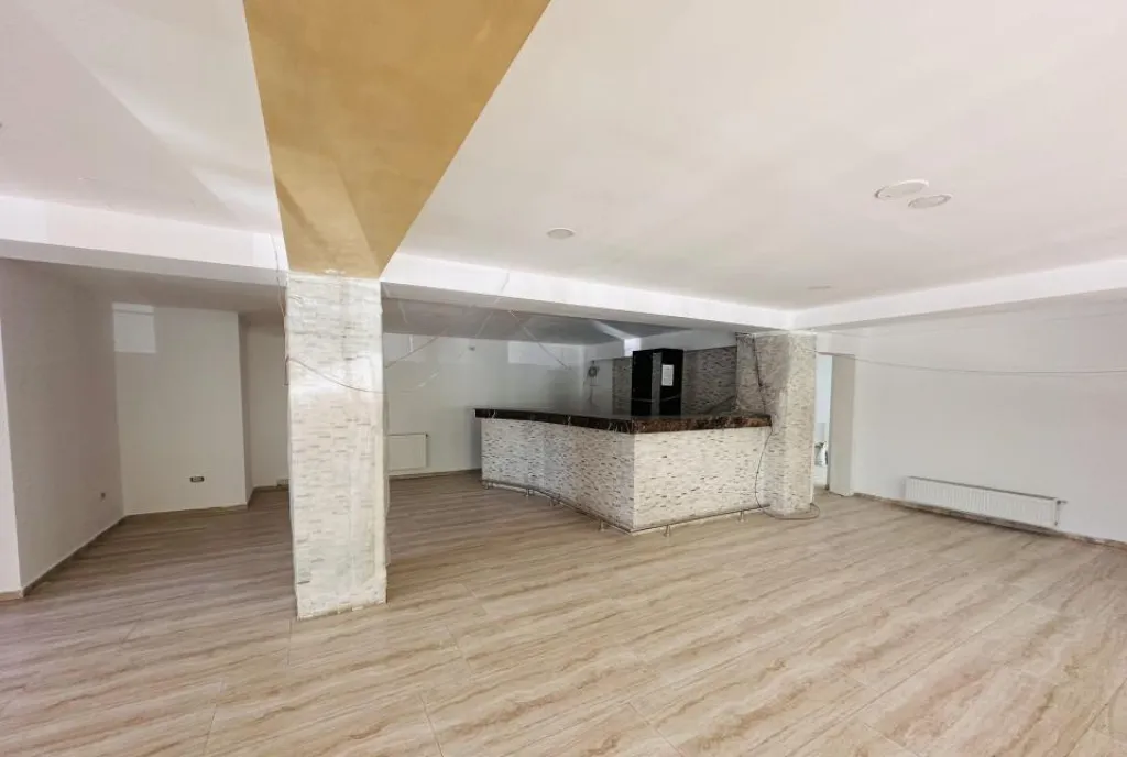 Spatiu comercial ideal investitie 195 mp Padure Chiajna