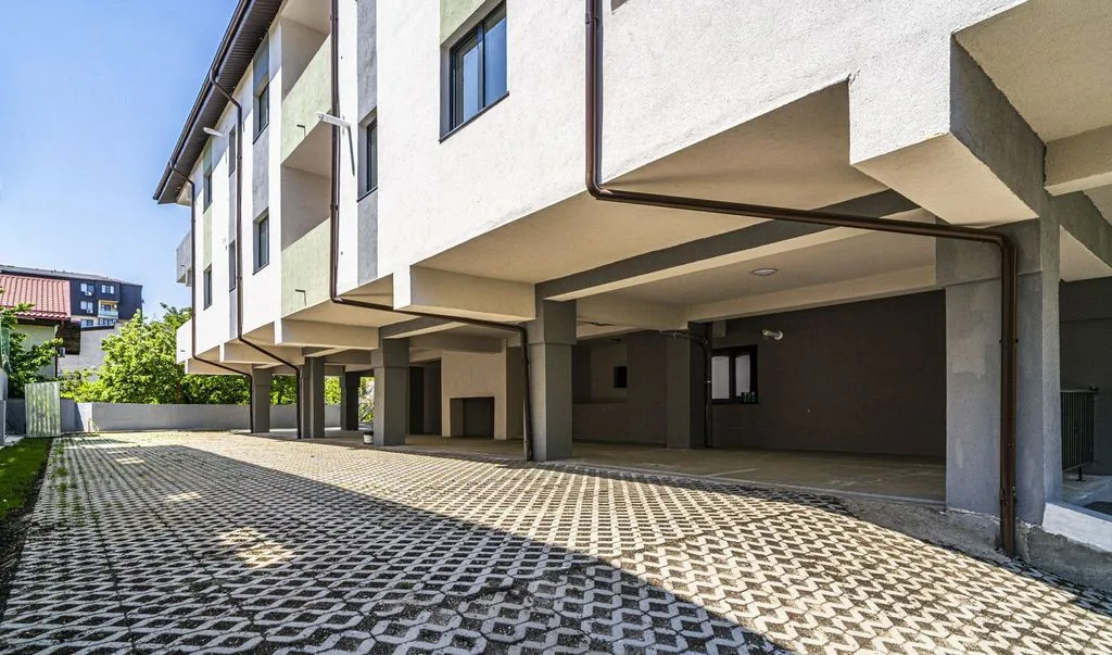 2 camere 60 mp decomandat etaj 4 Margelelor zona de c