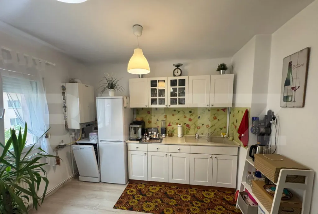 Apartament de 4 camere 80 mp decomandat Cartier 1 Mai