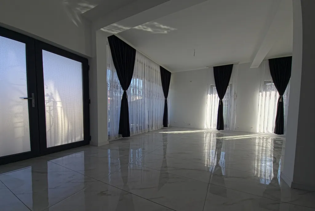 Vila stil mediteranean Ovidiu pozitie excelenta 4 camere