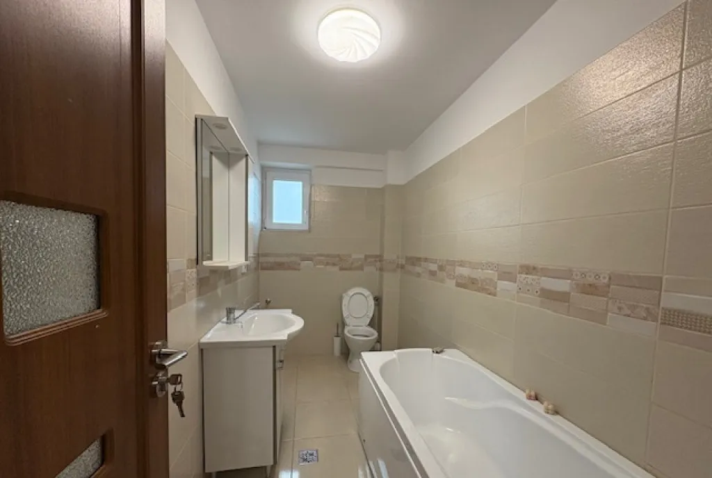 122000euro Casa cu 3 camere single dressing/2bai beci