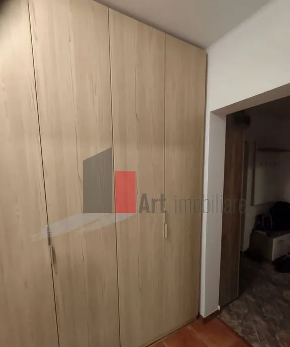 Prima inchiriere apartament decomandat 3 camere Bd La