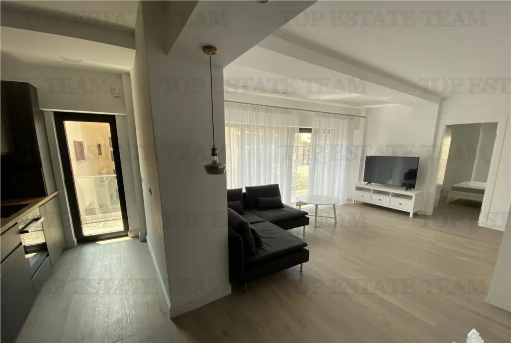 Apartament cu 3 camere de in Piata Victoriei