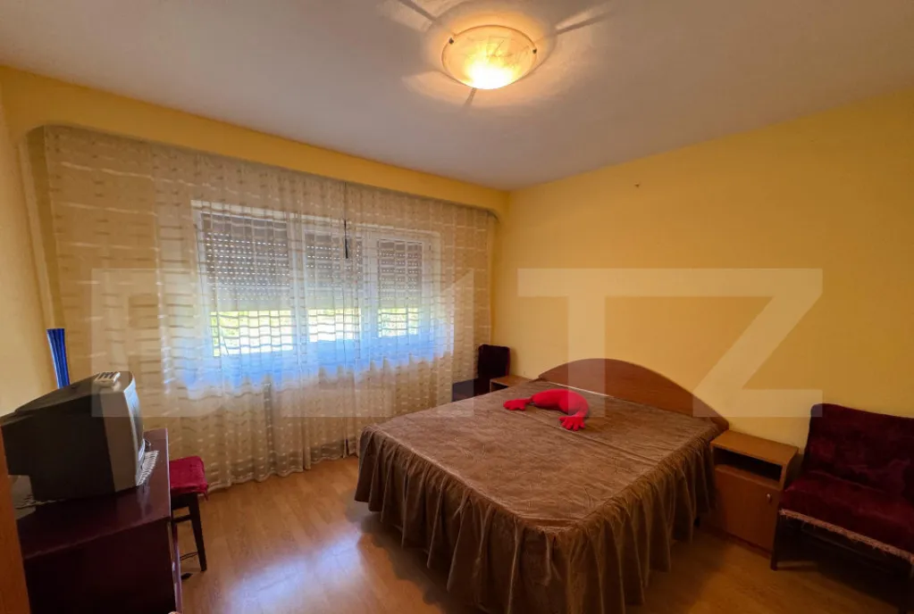 Apartament de 2 camere decomandat etaj intermediar zona C
