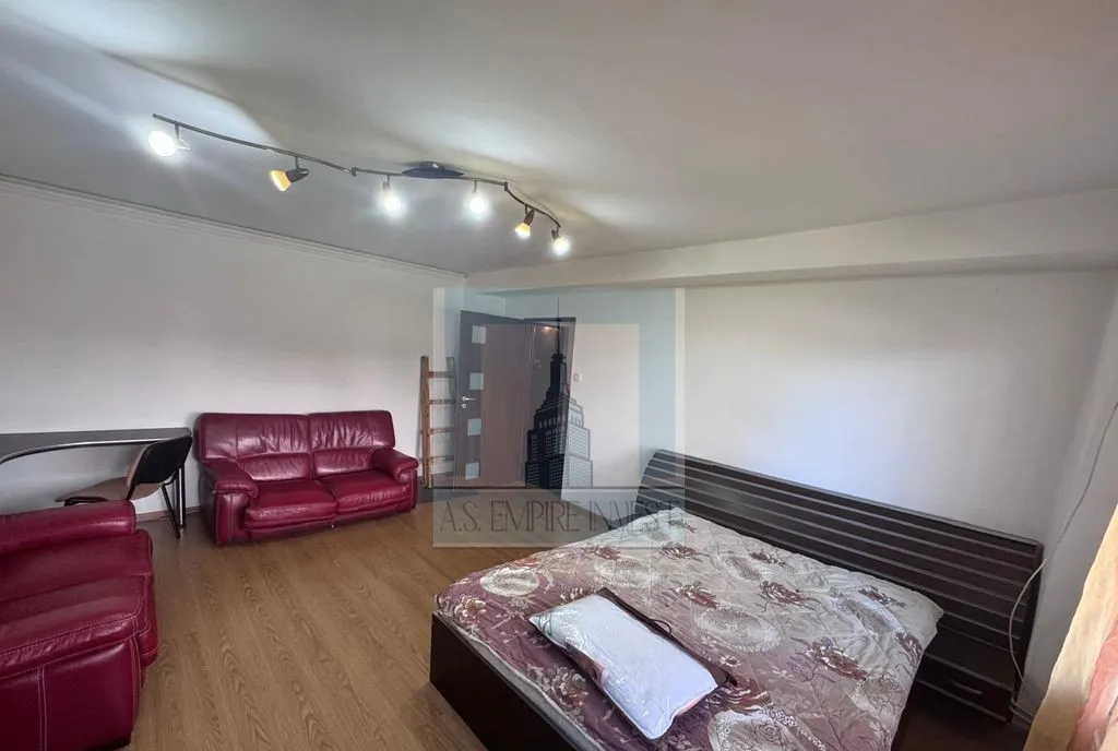 Apartament 2 camere decomandat acces stradal 63 mp -
