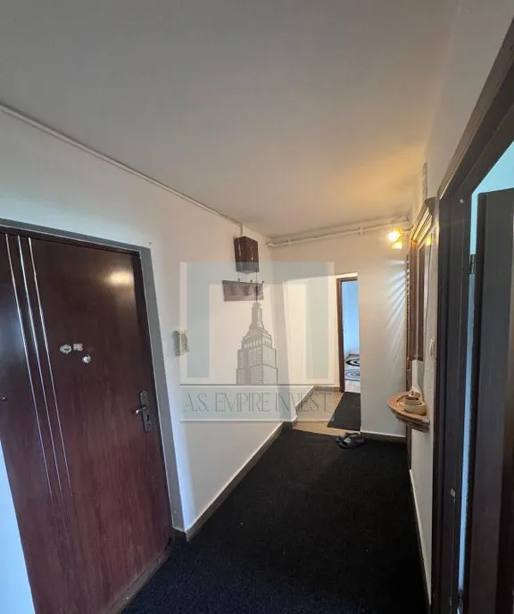 Apartament 2 camere decomandat acces stradal 63 mp -