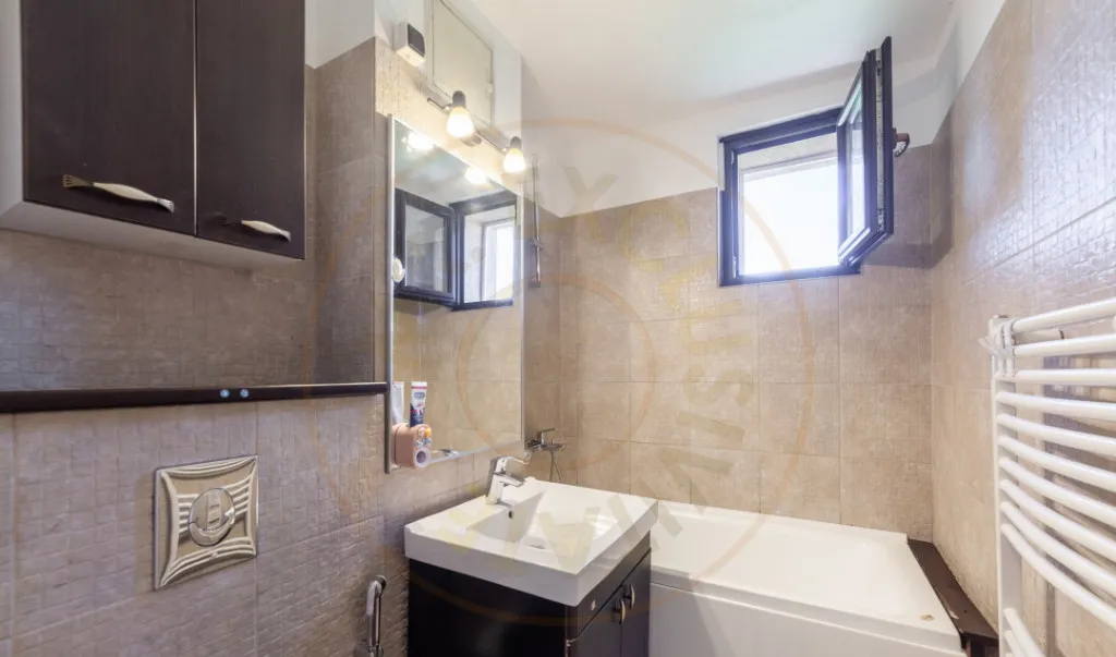 Apartament 3 camere Strada Bascovului