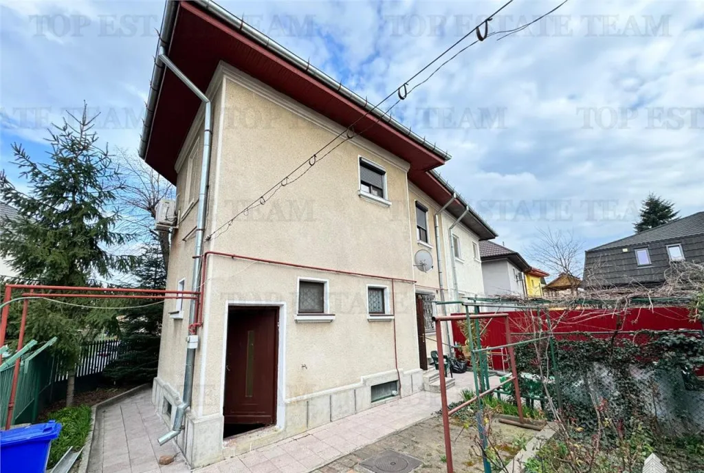 Vila tip duplex de Vatra Luminoasa