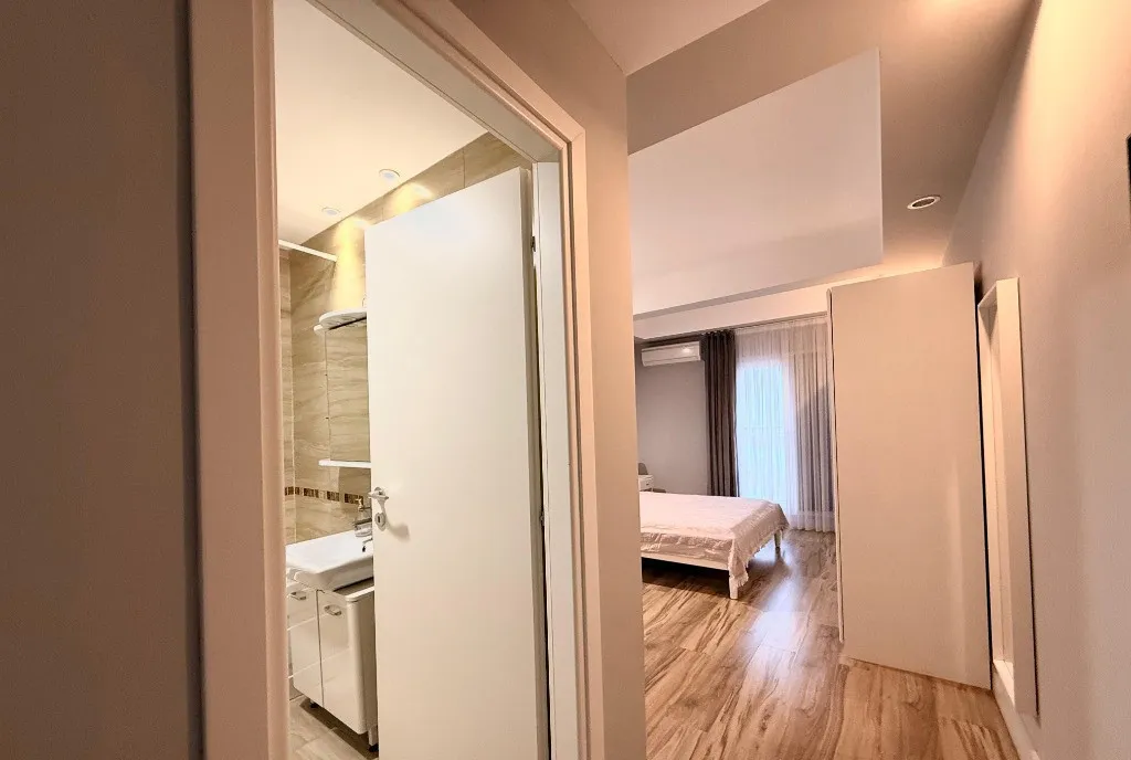 Cosmopolis Apartament 4 camere mobilat si utilat terasa mare