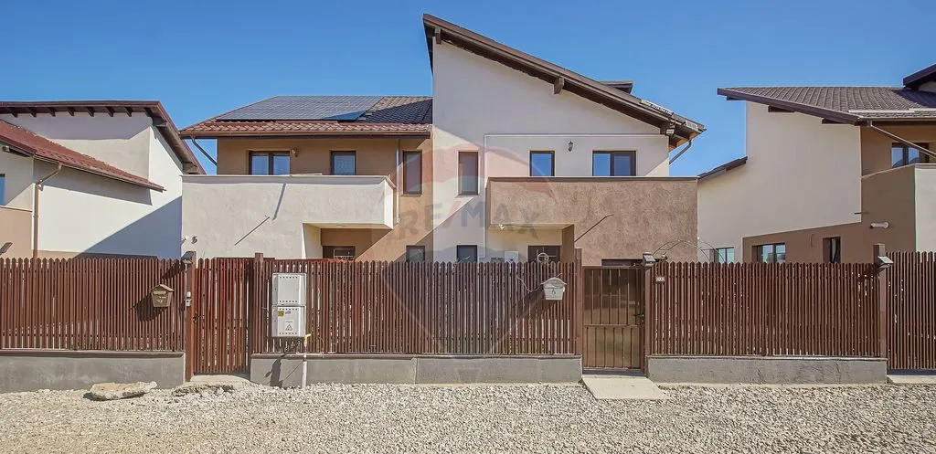 Duplex Modern Curte Proprie Green Haven Sacele Comi