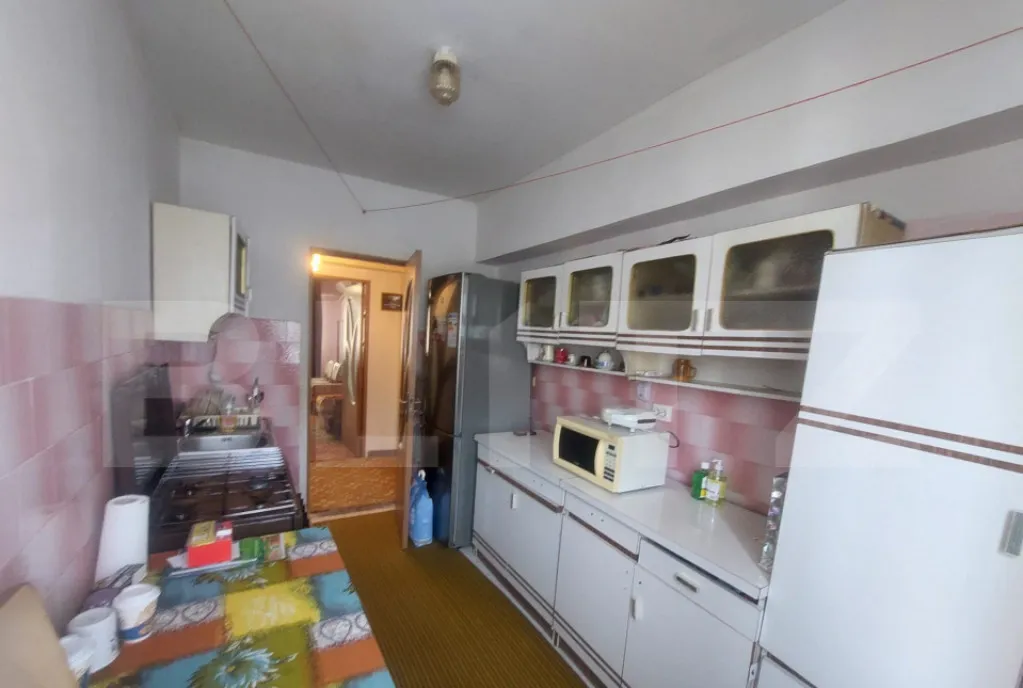 Apartament cu 3 camere in zona Electro Mall