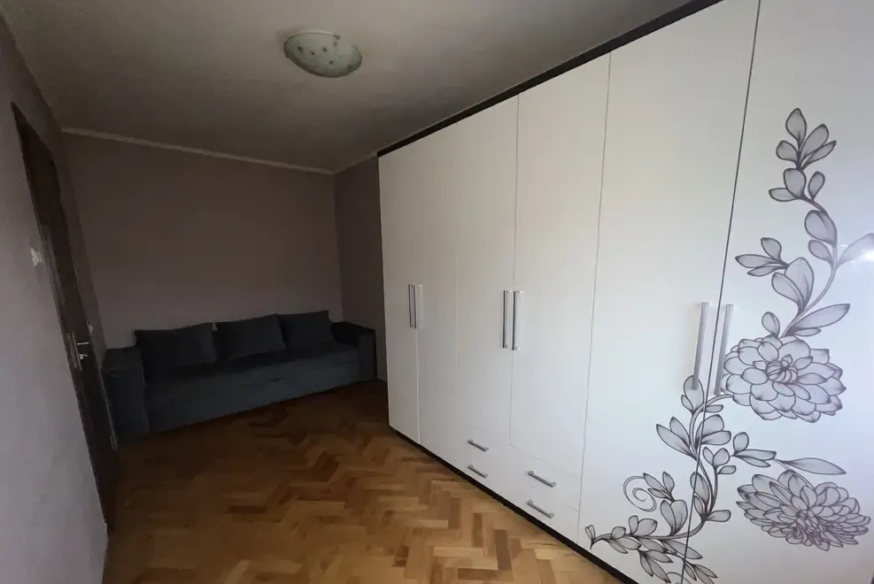 Inchiriez apartament 3 camere ultracentral/Podgoria