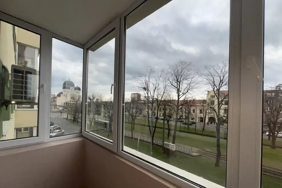 Inchiriez apartament 3 camere ultracentral/Podgoria