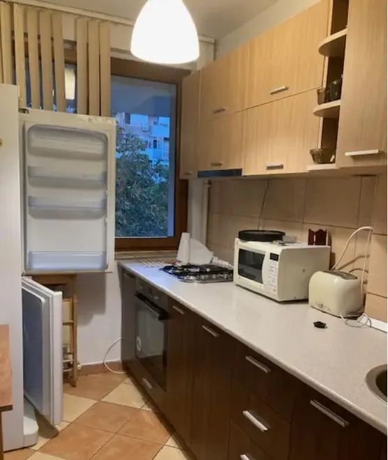 proprietar inchiriez ap 2 camere