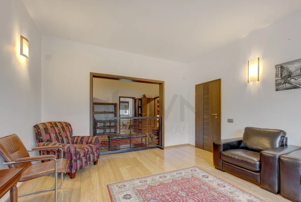 Apartament 3 camere in vila l etaj1 boxa 11mp l Icoanei