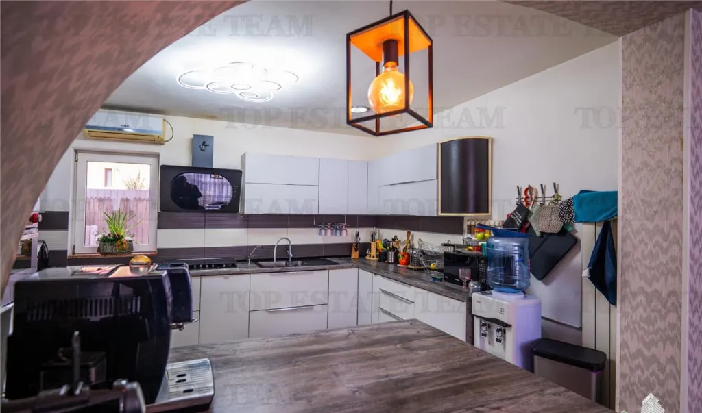 Vila de zona Pipera Iancu Nicolae 280 mp utili teren