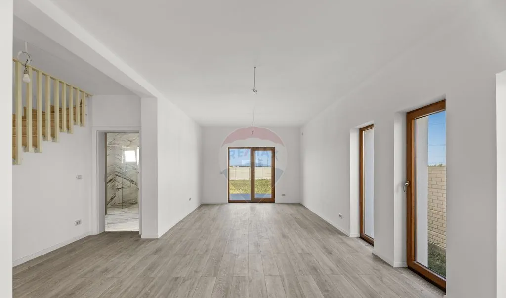Casa noua cu 4 camere de vanzare cartier rezidentia