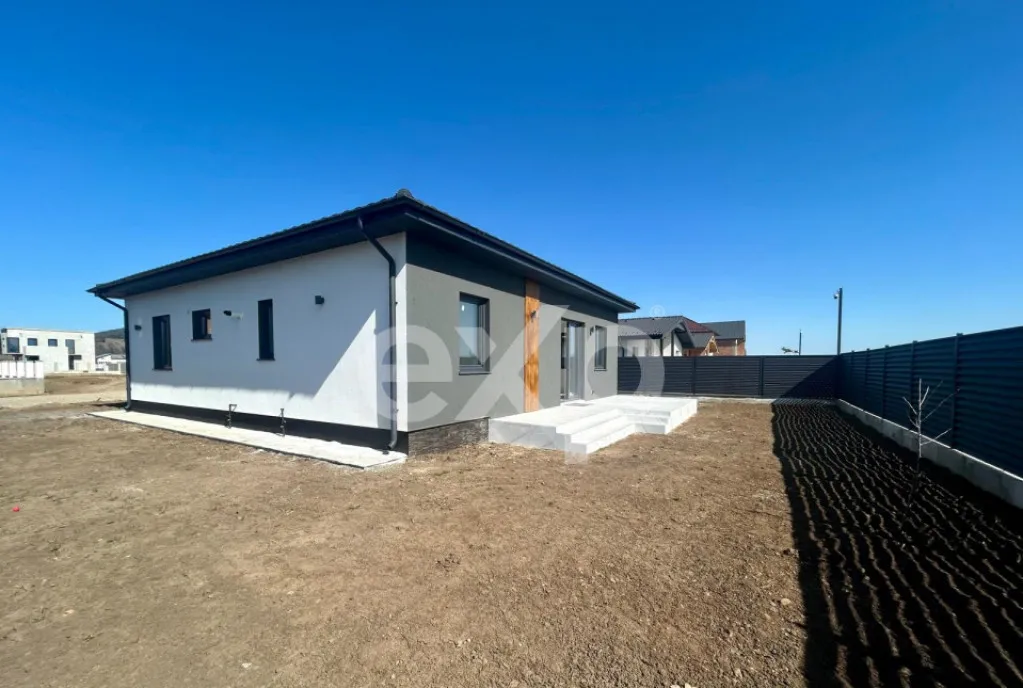 Casa de vanzare in Sanpetru 117 mp teren 500 mp 223