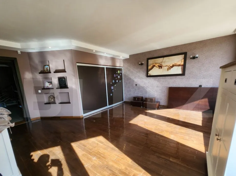 Casa superba cu 13 camere in Sangeorgiu de Mures
