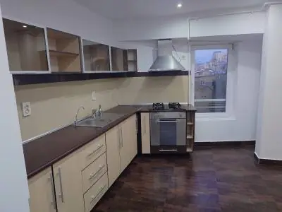 Inchiriez apt 4 camere decomandat (metrou IZVOR)