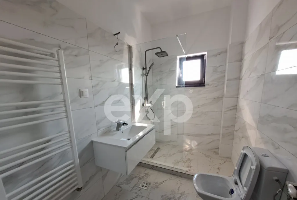 Spatiu birou UltraCentral Utilitati incluse