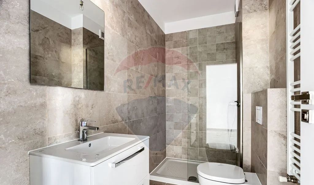 Apartament 3 camere complex adora park cu loc de parcare