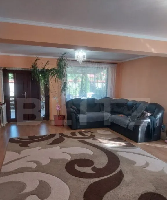 Apartament 3 camere 38 mp zona Piata Valea Rosie
