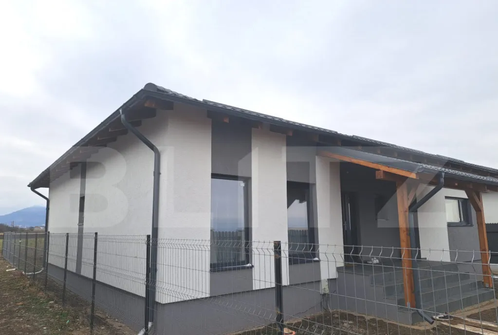 Casa parter de vanzare in Tarlungeni - 110 mp utili t