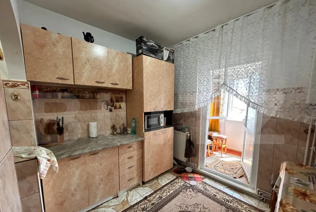 Apartament 3 camere decomandat de vanzare 61 33 mp zona T