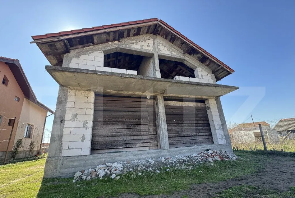 Casa la rosu P M Cernele capatul lui 2 420 mp teren 149